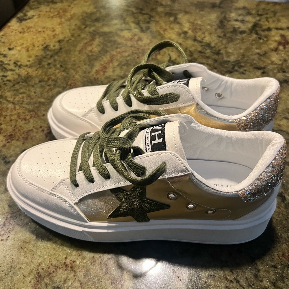 NEW  White sneakers with gold sides
